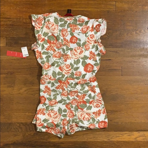 NWT Hot Kiss Size Large floral romper - Picture 4 of 4